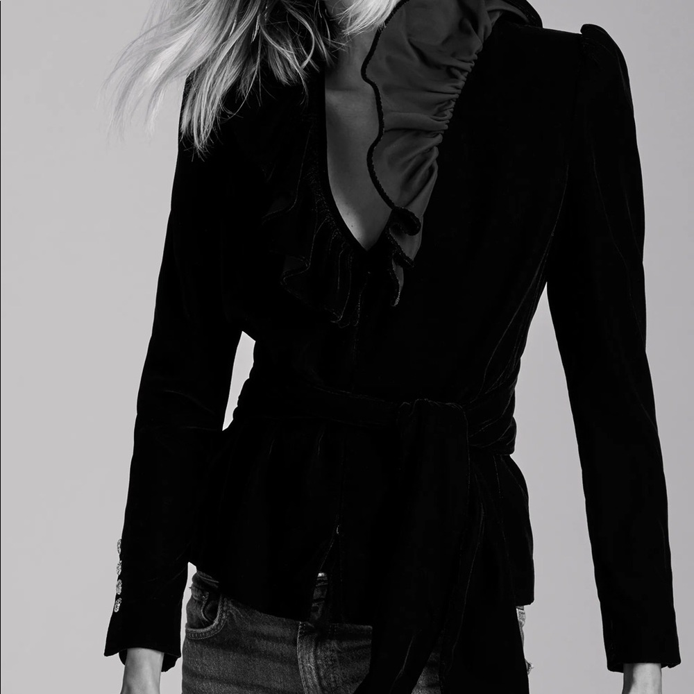 🌙ZARA black ruffled tie belt velvet blazer🌙 - Picture 3 of 10